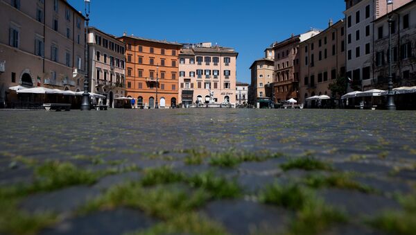 Заросшая травой площадь Пьяцца Навона в Риме, Италия - Sputnik Грузия