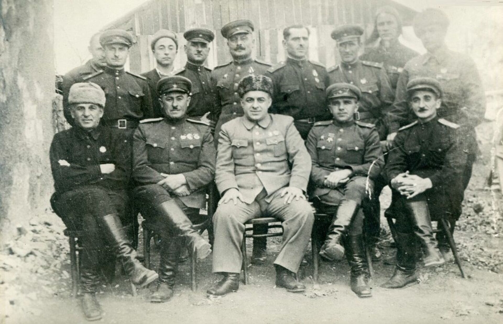 Георгий Леонидзе во время ВОВ на фронте - Sputnik საქართველო, 1920, 09.05.2024