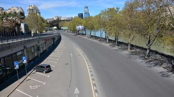 Движение в центре Тбилиси ограничат из-за очистки каменистого склона