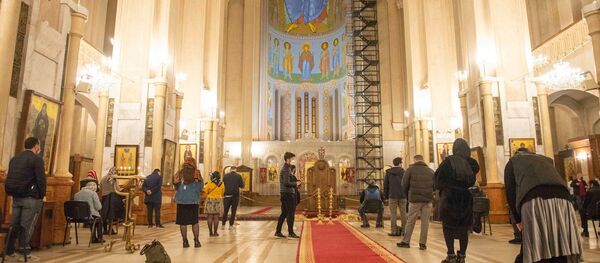 აღდგომა საქართველოს მთავარ ტაძარში - მორწმუნეები სამებაში ღვთისმსახურებას დაესწრნენ აღდგომა საქართველოს მთავარ ტაძარში - მორწმუნეები სამებაში ღვთისმსახურებას დაესწრნენ - Sputnik საქართველო