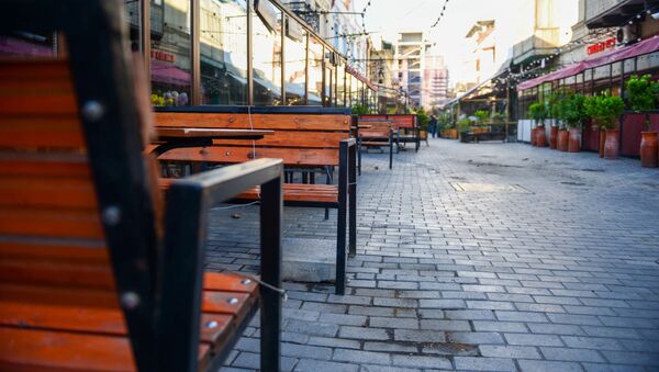 Закрытые кафе и рестораны из-за коронавируса в центре Тбилиси - Sputnik Грузия