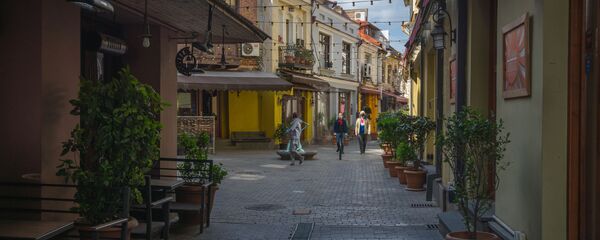 Пустая улица Шардена - нет туристов. В Грузии введен режим ЧП из-за коронавируса - Sputnik Грузия