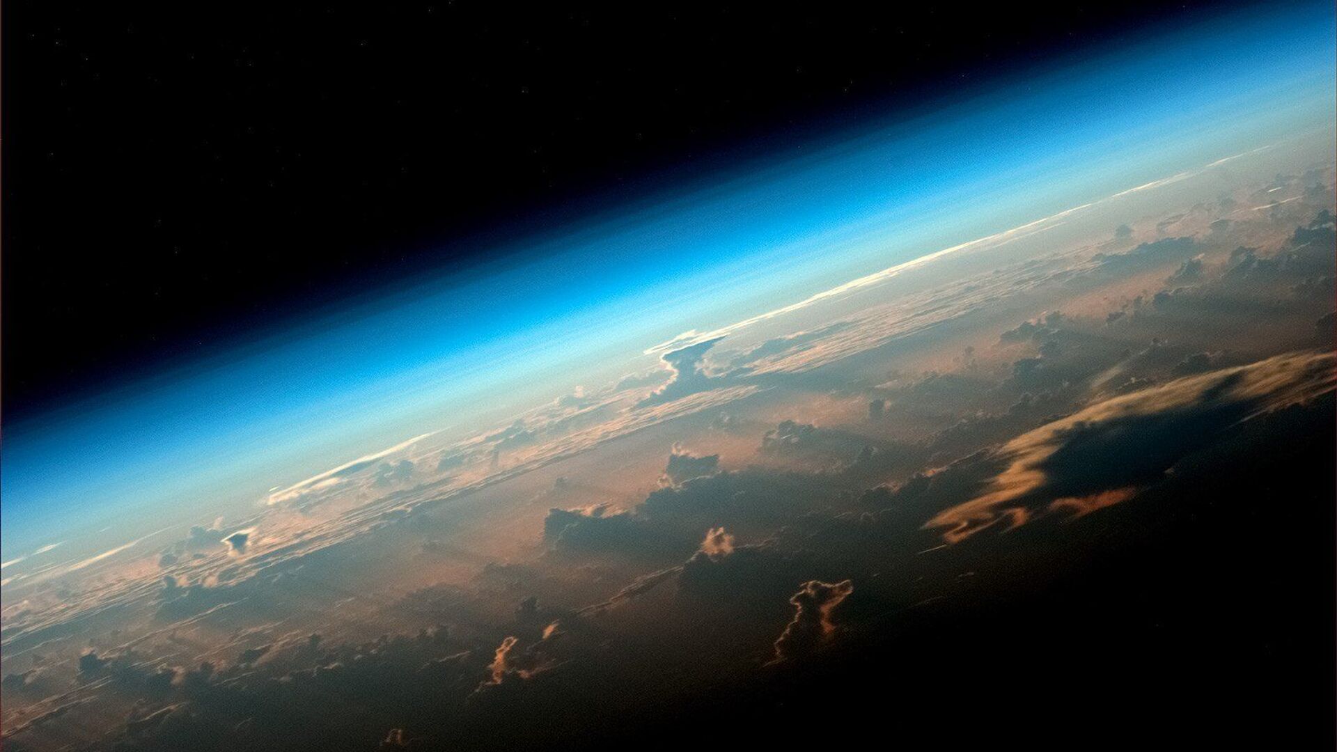 Вид на Землю с борта МКС снятый космонавтом Роскосмоса Олегом Артемьевым - Sputnik Грузия, 1920, 28.07.2022