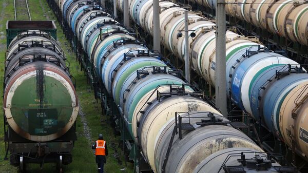 Железнодорожные цистерны для нефтепродуктов - Sputnik Грузия