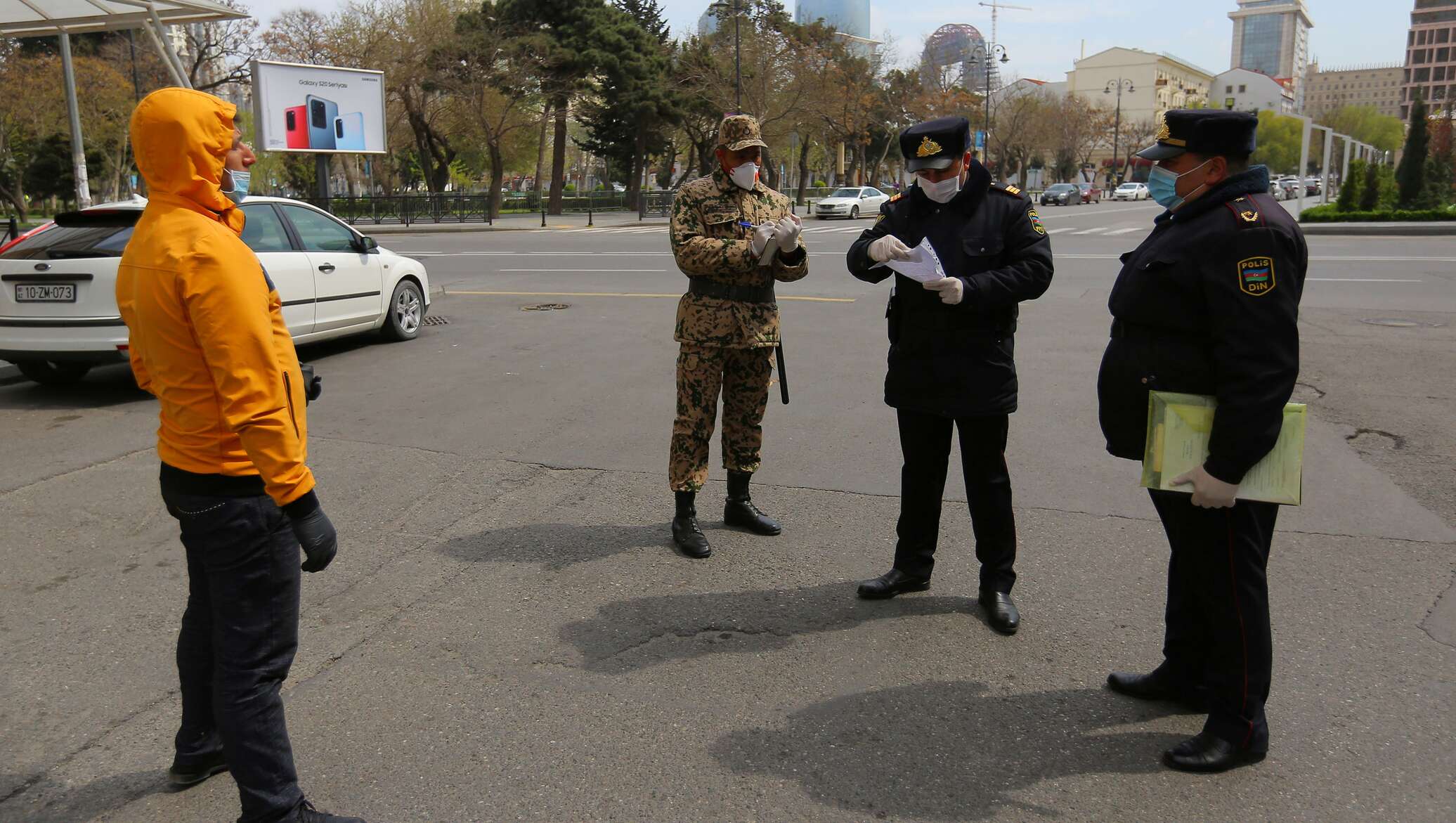 Азербайджан запретил