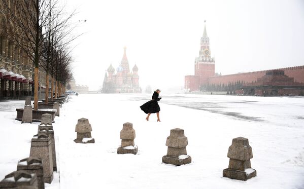 გოგონა წითელ მოედანზე მოსკოვში - Sputnik საქართველო