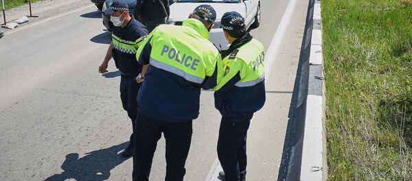 Патрульная полиция на блокпосту на выезде в сторону Мцхета - Sputnik Грузия