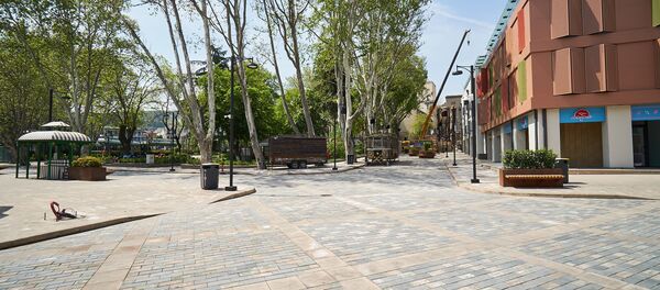 Пустующая площадь Орбелиани в историческом центре города Тбилиси - Sputnik Грузия