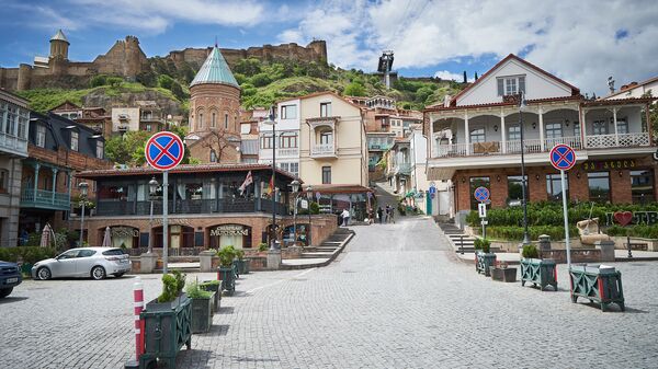 Вид на старый Тбилиси - район Абанотубани и Калаубани. Городская архитектура - дома в старинном стиле, Мейдан - Sputnik Грузия