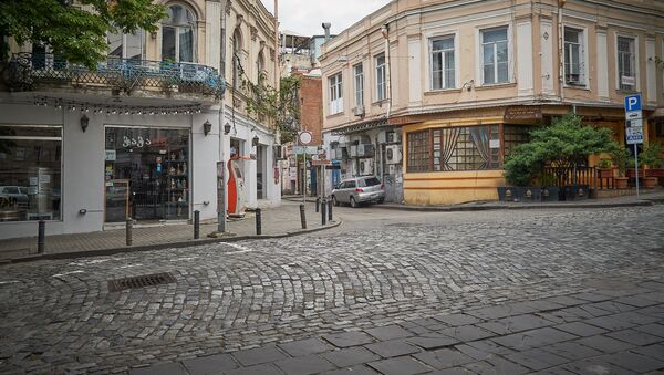 Улица Котэ Апхази в Тбилиси  - кафе и рестораны закрыты, людей практически нет - Sputnik Грузия