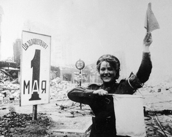 სამხედრო მარეგულირებელი მარია შალნევა ალექსანდერპლაცზე ბერლინში - Sputnik საქართველო