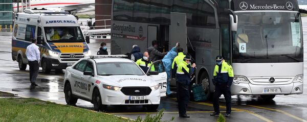 Самолет Грузинских авиалиний доставил в Грузию 61 гражданина страны из Иордании и Саудовской Аравии. Затем их отправили на 14 дневный карантин Самолет Грузинских авиалиний доставил в Грузию 61 гражданина страны из Иордании и Саудовской Аравии. Затем их отправили на 14 дневный карантин - Sputnik Грузия