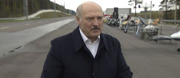 Лукашенко посоветовал не целоваться со всеми подряд - Sputnik Грузия