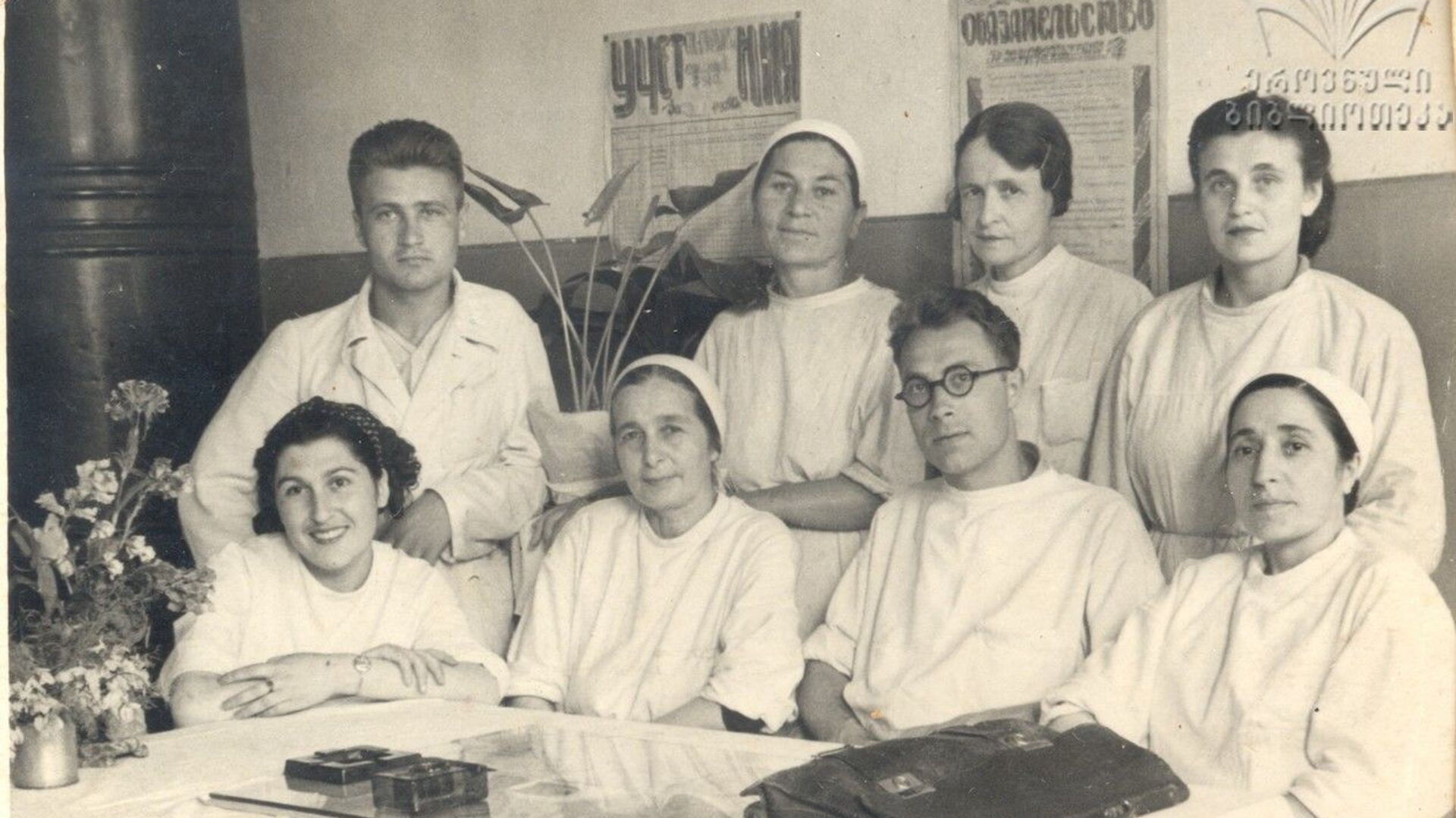 Первая слева: врач Марина Марташвили, военный госпиталь в столице Грузии - Sputnik Грузия, 1920, 08.05.2022