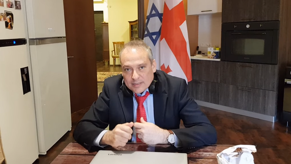 Израильский посол перепел грузинский хип-хоп хит и удивил пользователей Сети - Sputnik Грузия