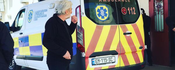 Машина скорой помощи у приемного отделения больницы в городе Рустави - Sputnik Грузия