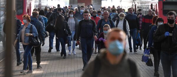 Пассажиры на платформе Казанского вокзала в Москве - Sputnik Грузия