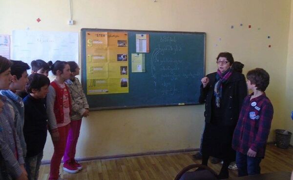 კლასგარეშე საკითხავი მასწავლებლებისთვის: 21 წლის მასწავლებელმა 31 ბიჭი ჩავიბარე კლასგარეშე საკითხავი მასწავლებლებისთვის: 21 წლის მასწავლებელმა 31 ბიჭი ჩავიბარე - Sputnik საქართველო