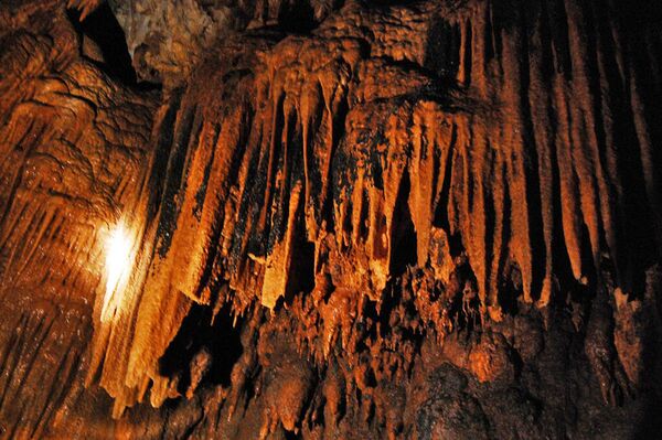 Пещера Бартон Крик является одной из самых больших пещер в мире. Она расположена в Белизе, в районе Кайо. Во времена майя это место использовалось для проведения ритуальных церемоний и захоронения останков - Sputnik Грузия