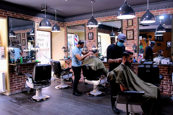 Интернациональная мафия и стриженные бутылки: есть ли жизнь в салонах красоты? - Sputnik Грузия