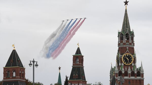 Штурмовики Су-25 на воздушном параде Победы в Москве - Sputnik Грузия