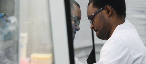 Сотрудник научно-исследовательской лаборатории - Sputnik Грузия