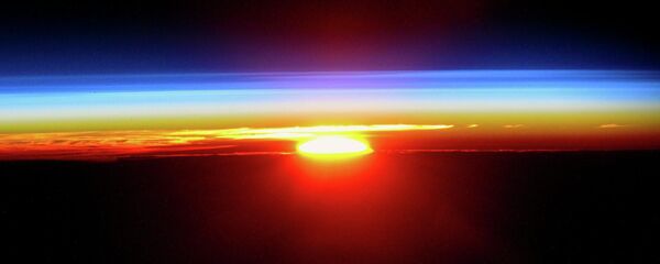 Закат солнца с борта Международной космической станции Закат солнца с борта Международной космической станции - Sputnik Грузия