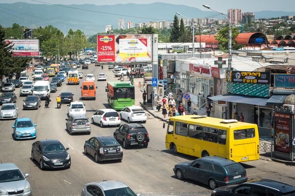 Все жители столицы с нетерпением ждали, когда же работа столичного транспорта будет восстановлена - Sputnik Грузия