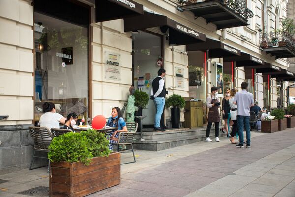 Рестораны в Тбилиси между тем заработали - Sputnik Грузия
