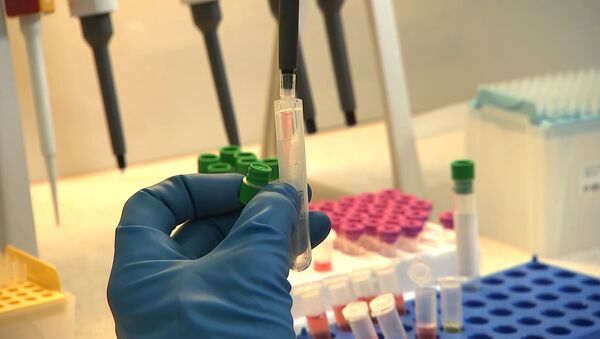 В России начали испытания вакцины от коронавируса на добровольцах - видео - Sputnik Грузия