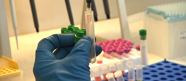 В России начали испытания вакцины от коронавируса на добровольцах - видео - Sputnik Грузия