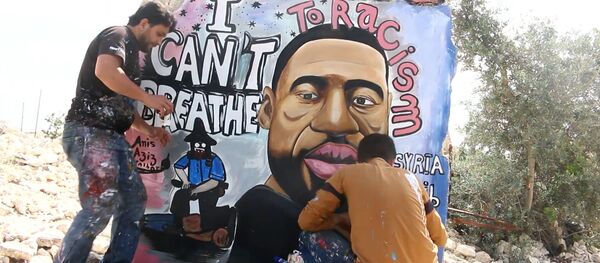 Сирийский художник нарисовал портрет Джорджа Флойда на развалинах Идлиба - видео - Sputnik Грузия