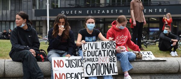 Акция в Лондоне в поддержку протестующих США - Sputnik Грузия