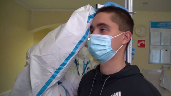 Как добровольцы прошли осмотр перед испытанием вакцины от коронавируса - Sputnik Грузия