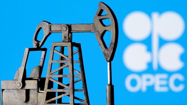 ნავთობსაქაჩი OPEC-ის ლოგოტიპის ფონზე  - Sputnik საქართველო