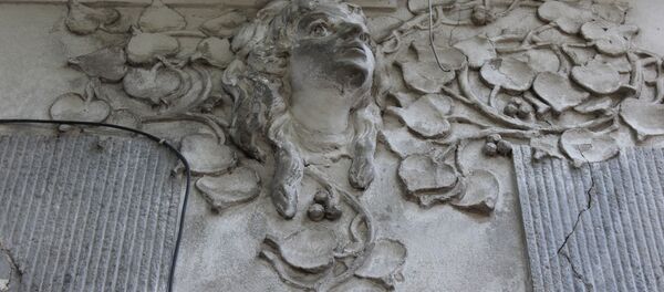 Вот такие одухотворенные образы встречают тебя на входе - Sputnik Грузия