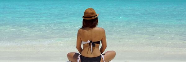 ქალი პლაჟზე - Sputnik საქართველო