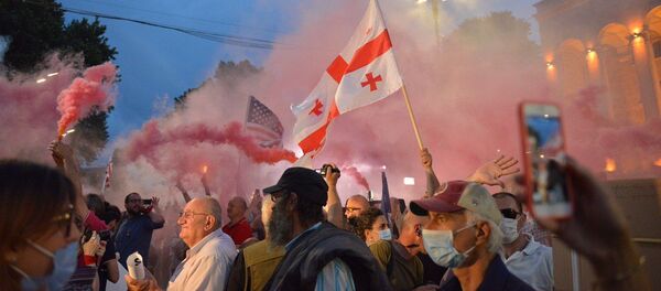 Акция протеста оппозиции у здания парламента 20 июня 2020 года - Sputnik Грузия