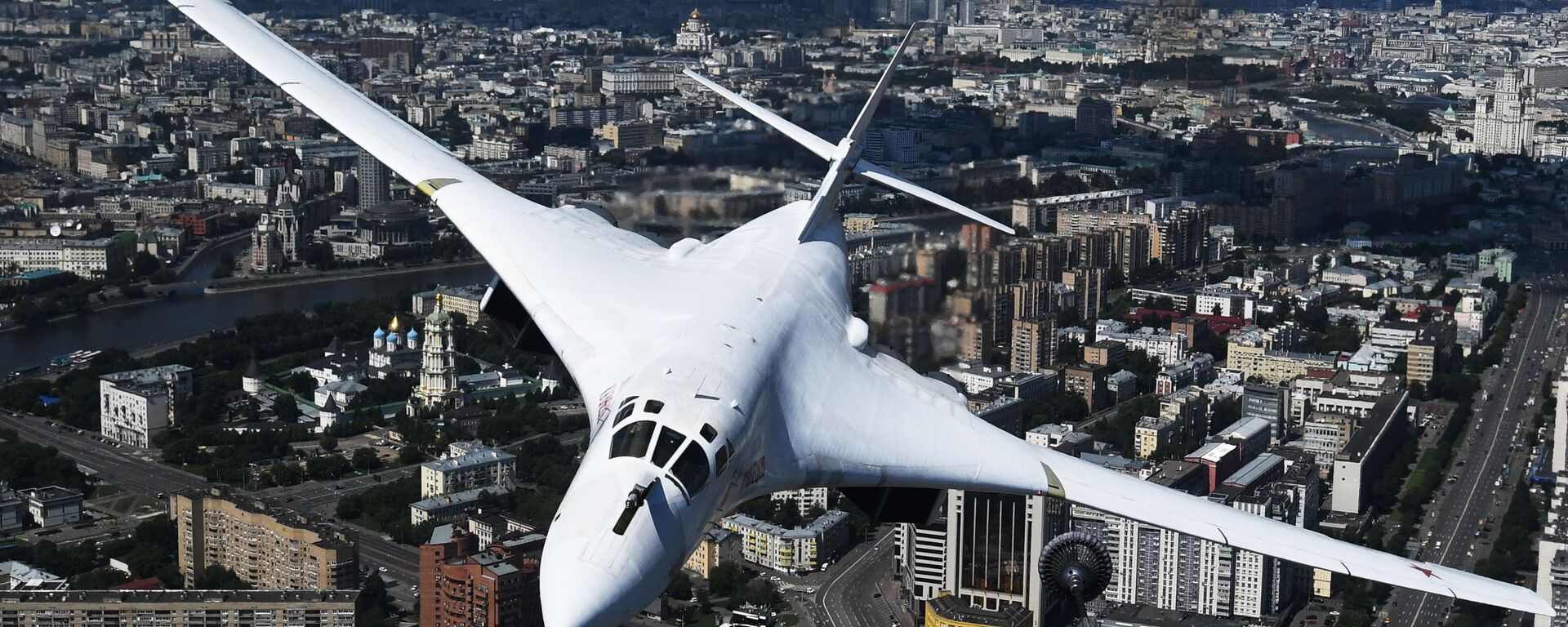 სტრატეგიული ბომბდამშენი Ту-160 აღლუმზე - Sputnik საქართველო, 1920, 07.08.2021