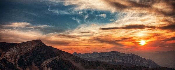 Закат в горах и облака Закат в горах и облака - Sputnik საქართველო