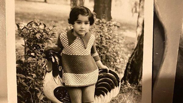 Тина Канделаки в детстве. Фото из личного архива - Sputnik Грузия