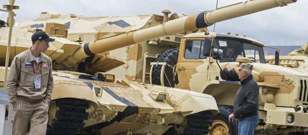 Tancul rusesc T-90MS - în rusă Т-90МС la o expoziție organizată în 2016 - Sputnik Грузия