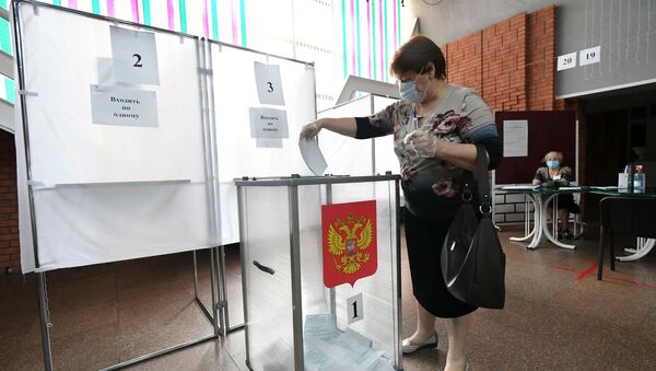 Голосование по внесению поправок в Конституцию РФ в регионах России - Sputnik Грузия