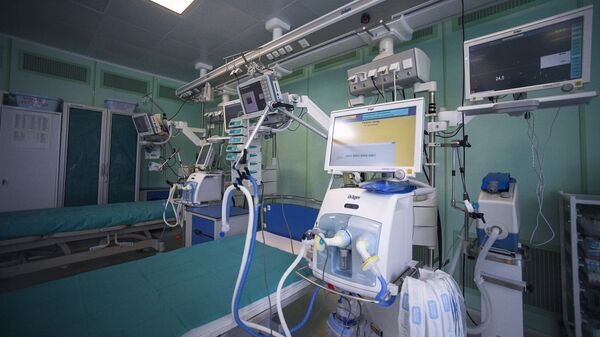 Аппарат искусственной вентиляции легких в больнице - Sputnik Грузия