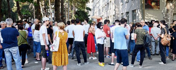 აბიტურიენტები და მათი მშობლები აბიტურიენტები და მათი მშობლები - Sputnik საქართველო