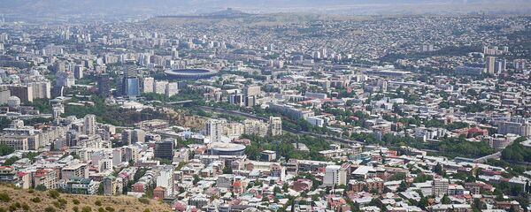 Вид на город Тбилиси со смотровой площадки в парке Мтацминда - Sputnik Грузия